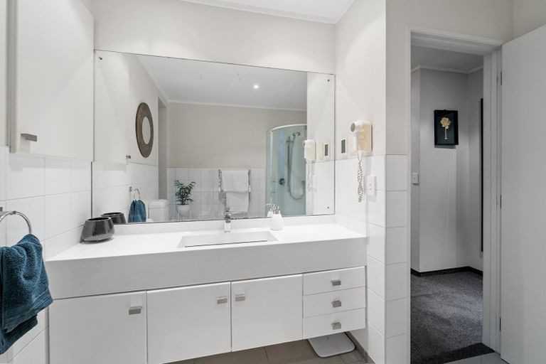 Photo of property in 29 Quebec Road, Milford, Auckland, 0620