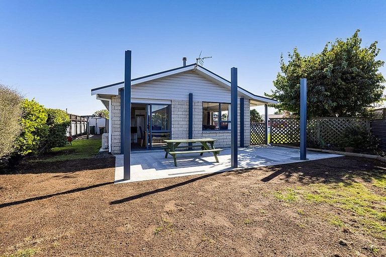 Photo of property in 24 Tawa Street, Hawera, 4610