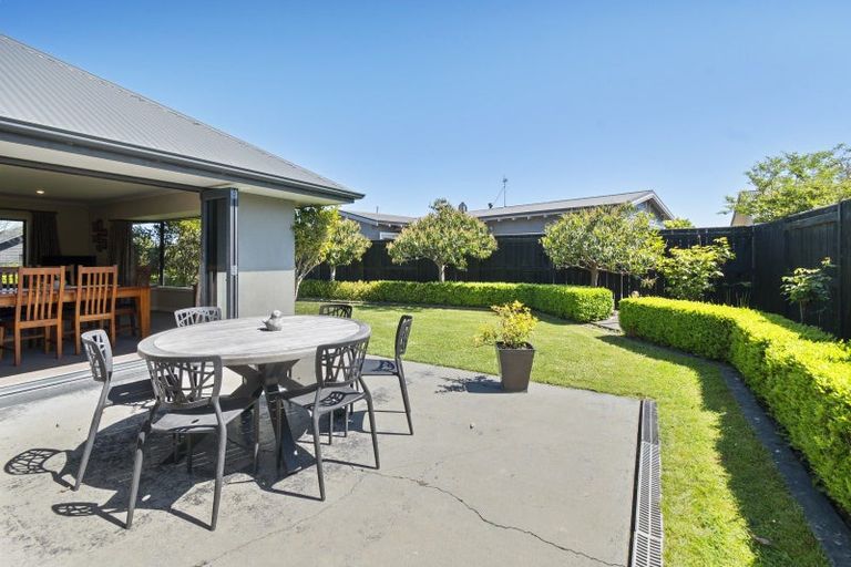 Photo of property in 5 Rodeo Drive, Kelvin Grove, Palmerston North, 4414