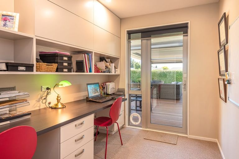 Photo of property in 47 Oakgrove Drive, Rangiora, 7400