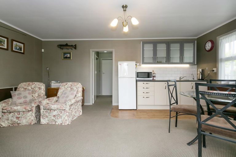 Photo of property in 22 Richmond Avenue, Richmond Heights, Taupo, 3330