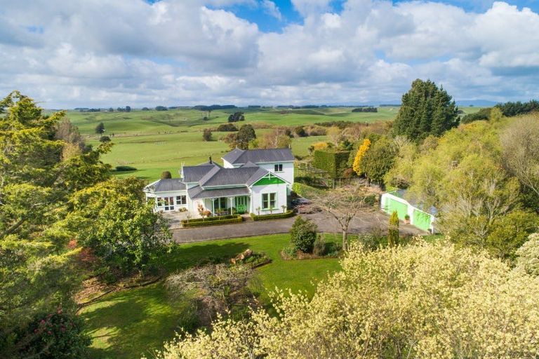 Photo of property in Thyme Out Estate, 800 Halcombe Road, Halcombe, Feilding, 4775