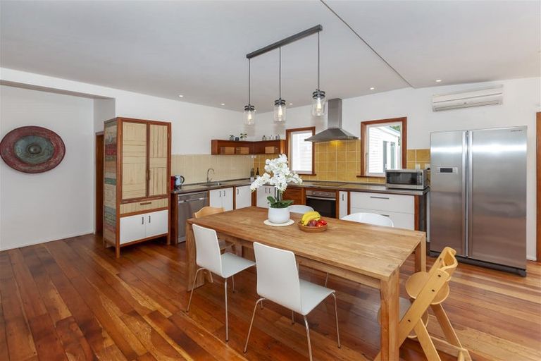 Photo of property in 20 Pingau Street, Paekakariki, 5034