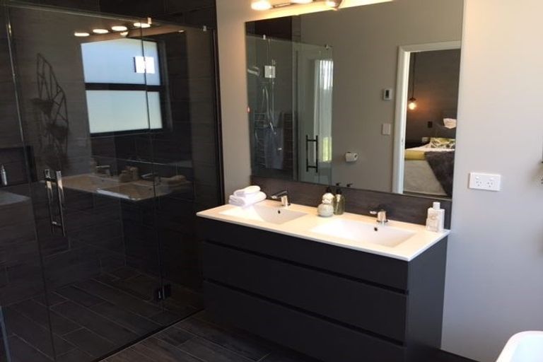 Photo of property in 2 Helen June Avenue, Flagstaff, Hamilton, 3210