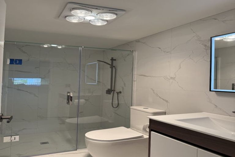 Photo of property in 2 Embling Place, Eastern Beach, Auckland, 2012