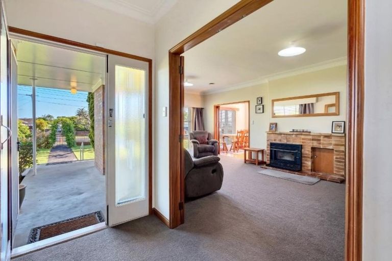 Photo of property in 69 Willis Road, Papakura, 2110