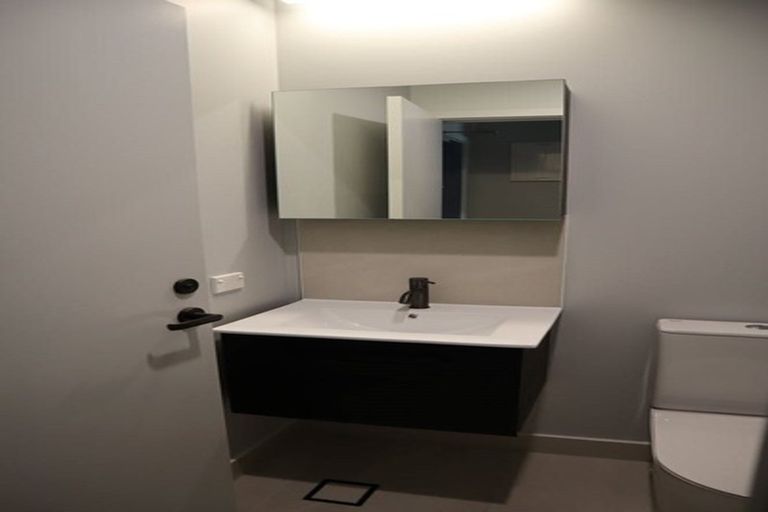 Photo of property in 404/2 Launch Road, Hobsonville, Auckland, 0616