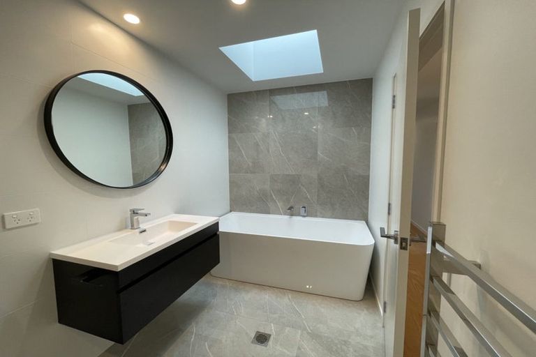 Photo of property in 25 Paihere Street, Huapai, Kumeu, 0810