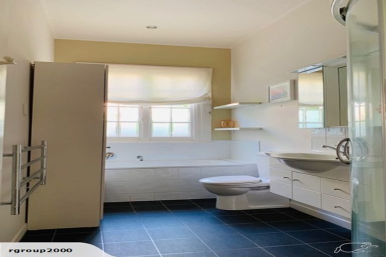 Photo of property in 18 Gladstone Road, Bluff Hill, Napier, 4110