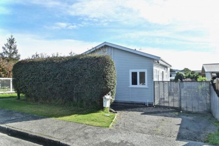 Photo of property in 10 Parakai Street, Paraparaumu, 5032