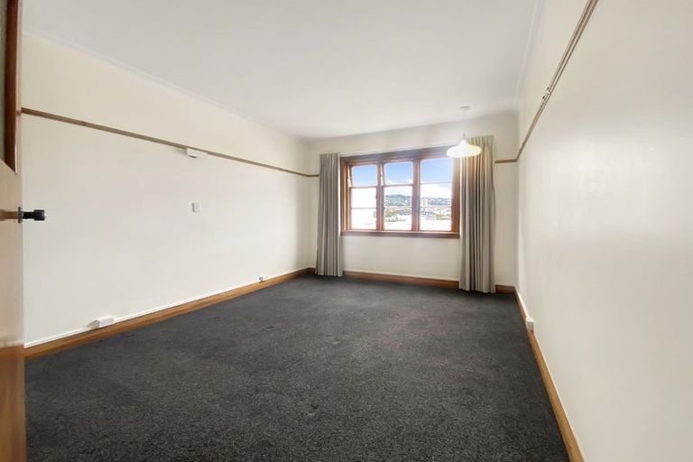 Photo of property in Ionian Flats, 123-125 Brougham Street, Mount Victoria, Wellington, 6011