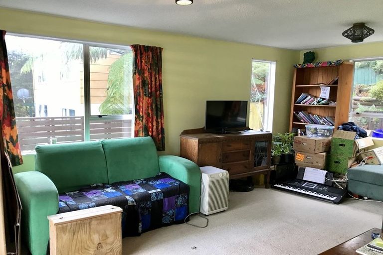 Photo of property in 15e Glen Road, Stokes Valley, Lower Hutt, 5019