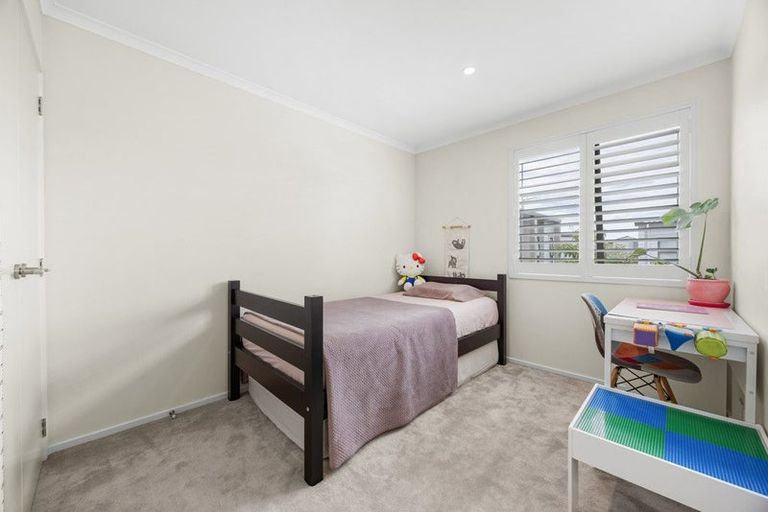 Photo of property in 21 Grey Warbler Road, Hobsonville, Auckland, 0616