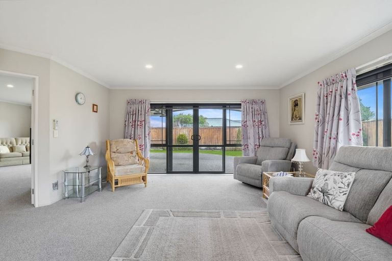 Photo of property in 52 Tennyson Avenue, Kelvin Grove, Palmerston North, 4414