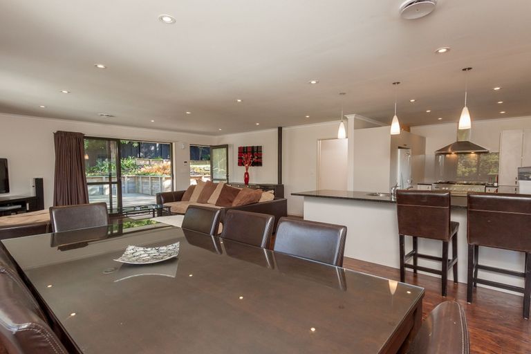 Photo of property in 12a Pendlebury Street, Green Bay, Auckland, 0604