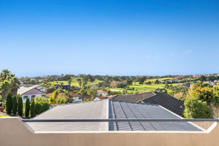 Photo of property in 18 Roseville Road, Gulf Harbour, Whangaparaoa, 0930