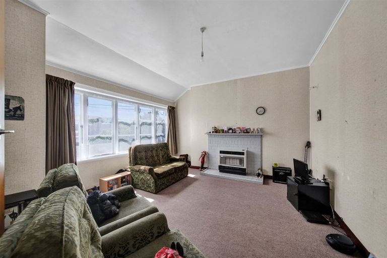 Photo of property in 40-42 Dixon Avenue, Hawera, 4610