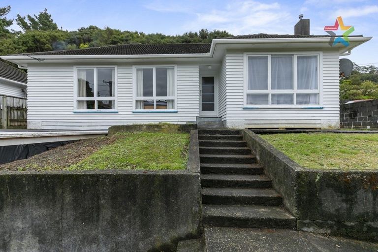 Photo of property in 165 Wellington Road, Wainuiomata, Lower Hutt, 5014