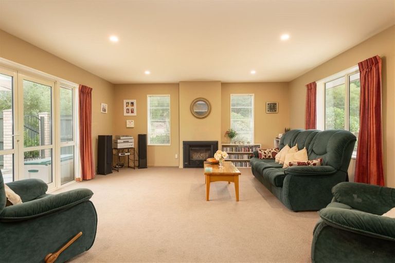 Photo of property in 132 Rothesay Road, Parklands, Christchurch, 8083