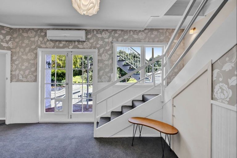 Photo of property in 10 Seymour Street, Waitara, 4320