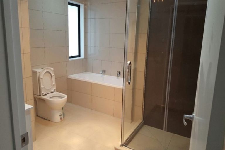 Photo of property in 50b Pinedale Place, Henderson, Auckland, 0610