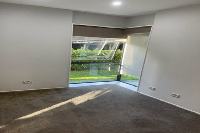 Photo of property in 9a Gwenand Place, Botany Downs, Auckland, 2010