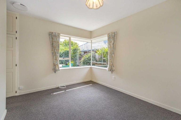 Photo of property in 2/424 Harewood Road, Harewood, Christchurch, 8051