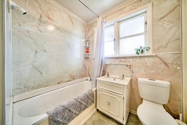 Photo of property in 14ud Bush Grove, Trentham, Upper Hutt, 5018