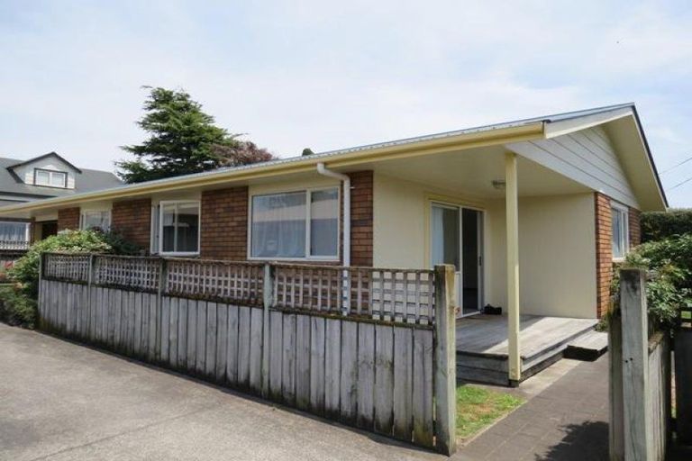 Photo of property in 49 Hine Street, New Plymouth, 4310