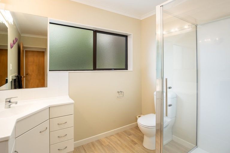 Photo of property in 10c Kinross Drive, Merrilands, New Plymouth, 4312