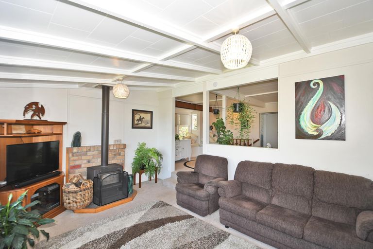 Photo of property in 8 Hillside Crescent, Leigh, 0985