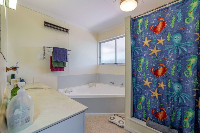 Photo of property in 10 Lockhart Avenue, Milson, Palmerston North, 4414