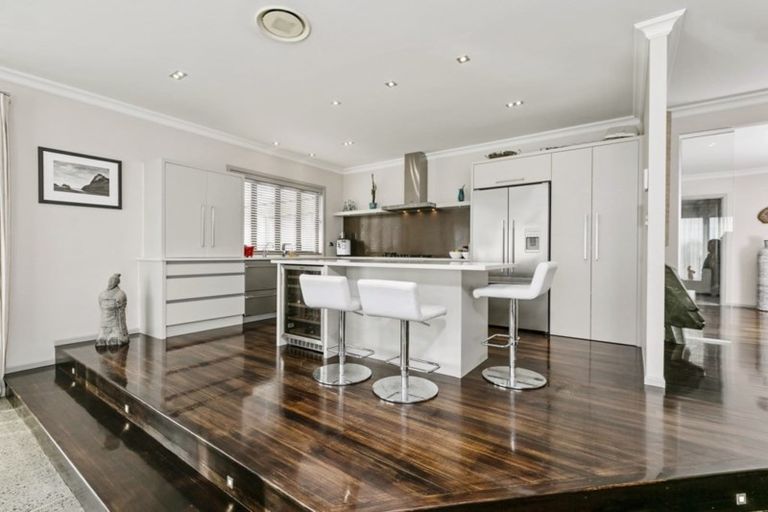 Photo of property in 35 Holdens Road, Henderson, Auckland, 0612