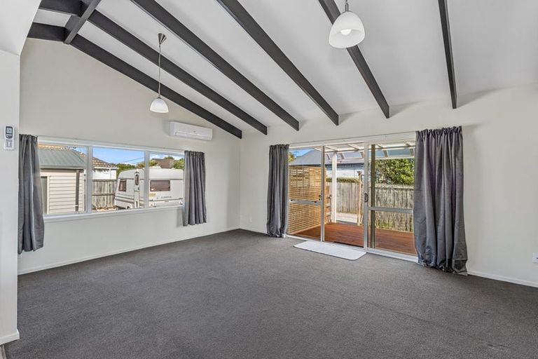 Photo of property in 330 Breezes Road, Aranui, Christchurch, 8061