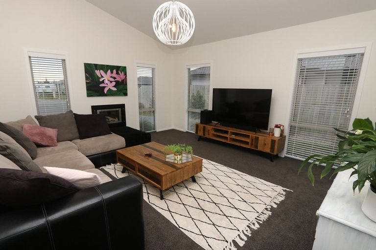 Photo of property in 8 Whiteoak Grove, Tinwald, Ashburton, 7700