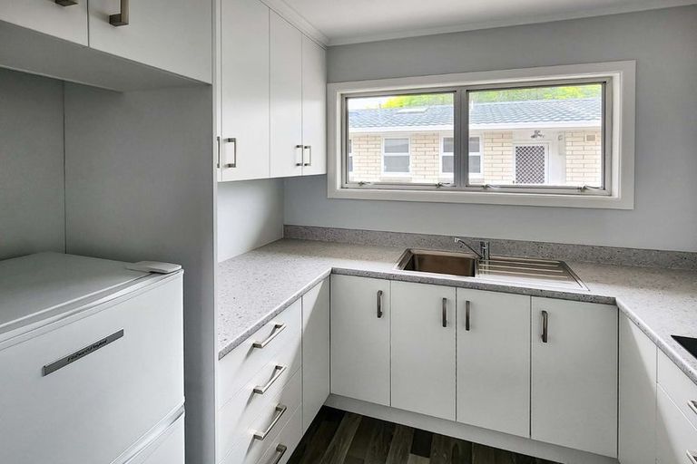 Photo of property in 2 Ferretti Grove, Avalon, Lower Hutt, 5011