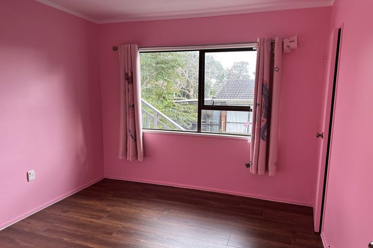 Photo of property in 1/52 Evans Road, Weymouth, Auckland, 2103