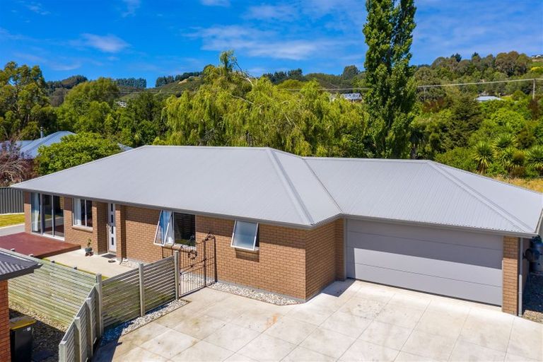 Photo of property in 4a Henderson Street, Mornington, Dunedin, 9011