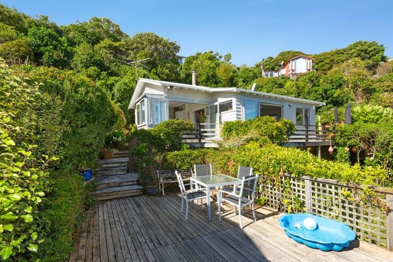 Photo of property in 154 Motuhara Road, Plimmerton, Porirua, 5026