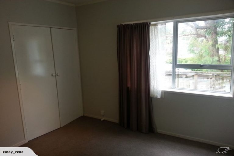 Photo of property in 2/7 Keldale Place, Forrest Hill, Auckland, 0620