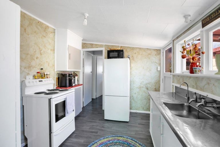 Photo of property in 68 Domett Street, Opunake, 4616