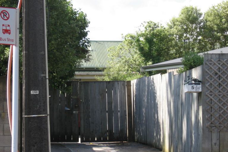 Photo of property in 5 Nikau Street, New Lynn, Auckland, 0600