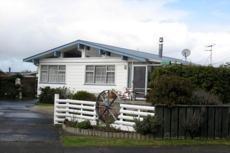Photo of property in 32 Freyberg Street, Solway, Masterton, 5810