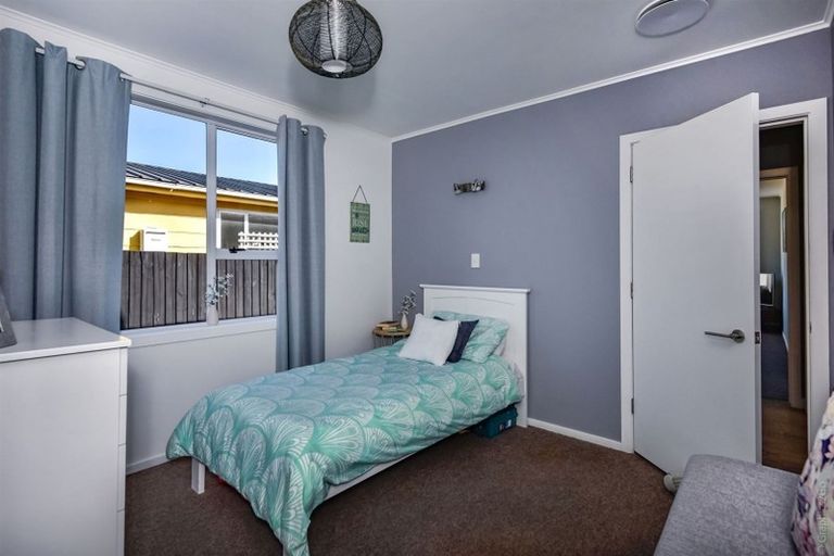 Photo of property in 43 Effingham Street, North New Brighton, Christchurch, 8083