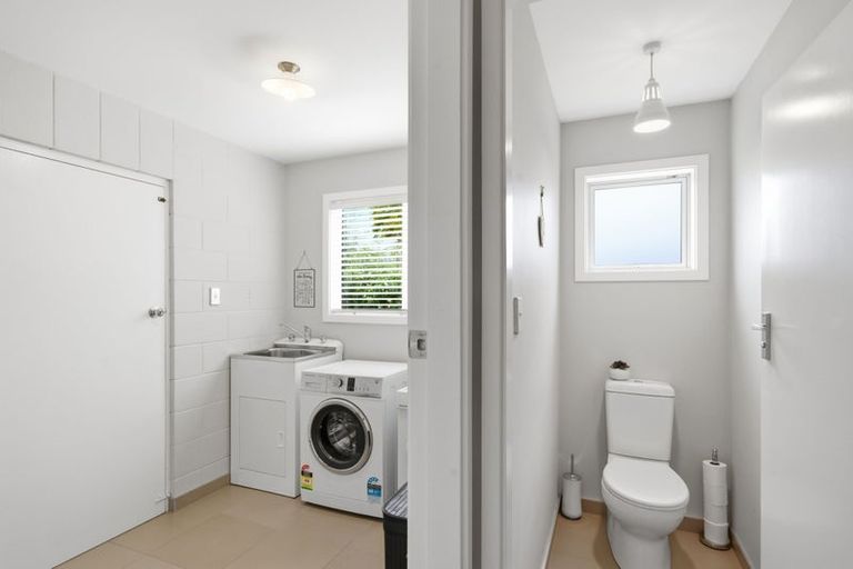 Photo of property in 6 Dunrobin Place, Avonhead, Christchurch, 8042