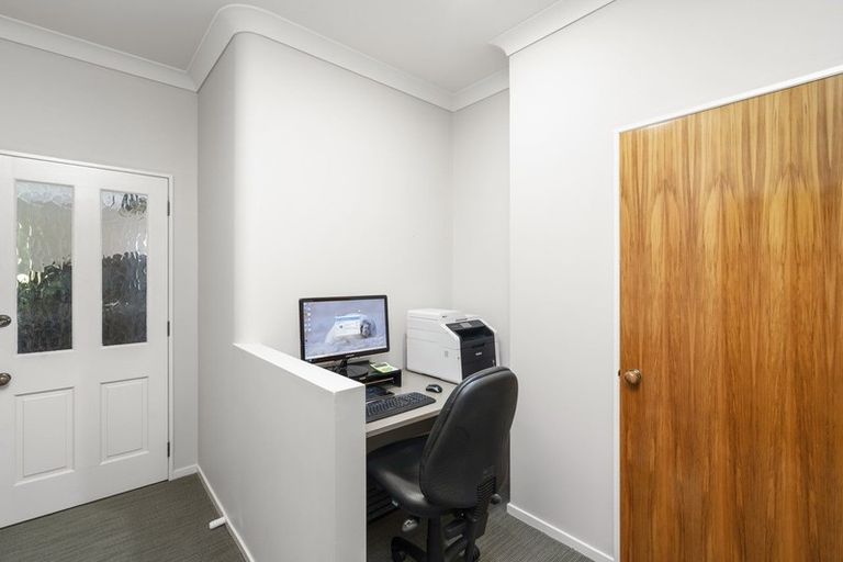 Photo of property in 10e Regan Street, Stratford, 4332