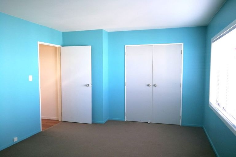 Photo of property in Krisley Court, 1/6 Ambrico Place, New Lynn, Auckland, 0600