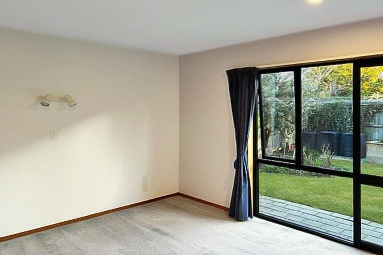 Photo of property in 10a Nikau Place, Riccarton, Christchurch, 8011