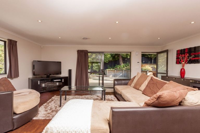 Photo of property in 12a Pendlebury Street, Green Bay, Auckland, 0604