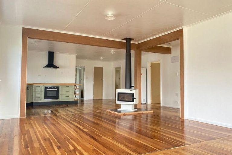 Photo of property in 15 Gladstone Street, Woodville, 4920